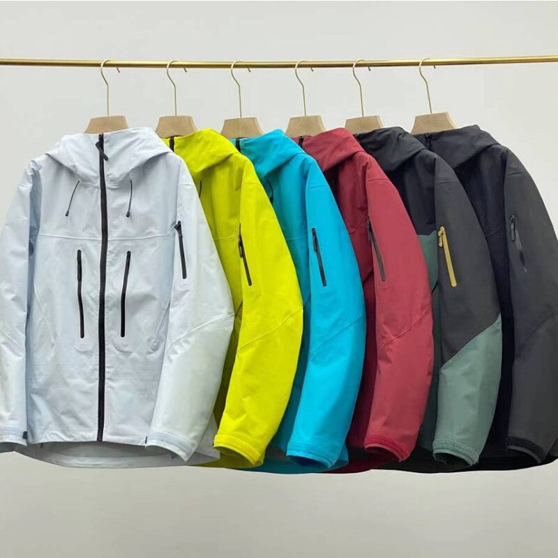 Outdoor Sports Windproof and Waterproof Hardshell Jacket for Men, Three-Layer Laminated Hooded Zip-Up Jacket for Women, Customizable Jacket