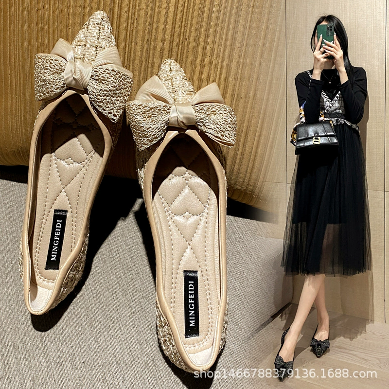 2023 Весенние корейские туфли на плоской подошве с острым носком и мелким ртом с бантом Поздние вечерние нежные туфли больших размеров 41-43