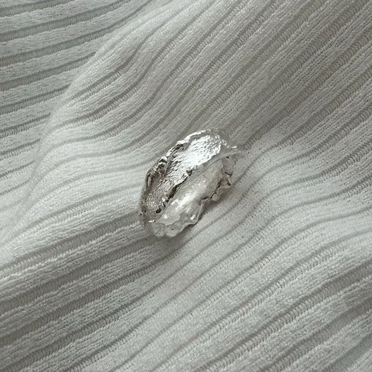 Original Trench Texture Pinky Tail Ring for Men and Women Niche Design Men's Pinky Ring Cool Style Super Small