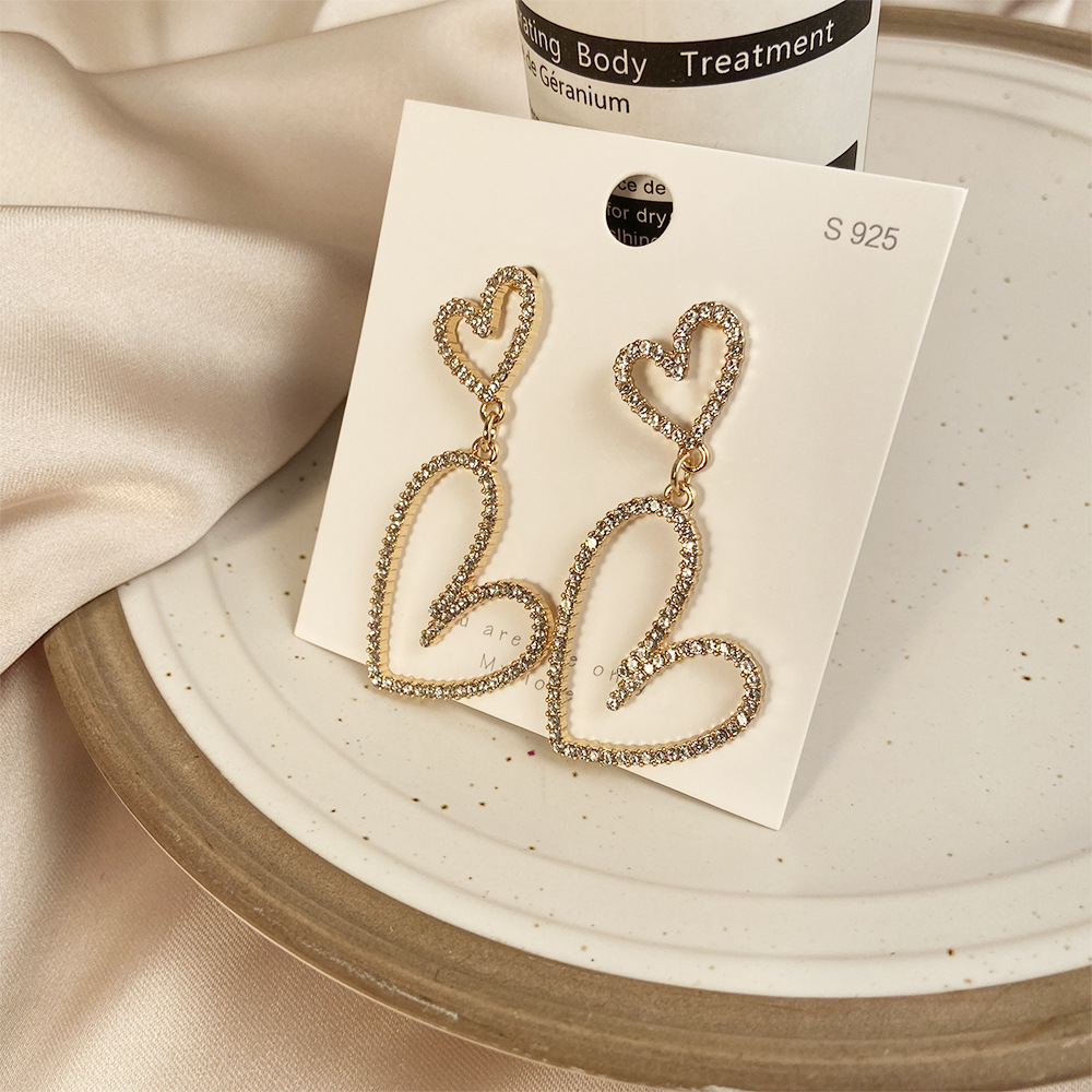 Full Diamond Heart Pendant Earrings display picture 3