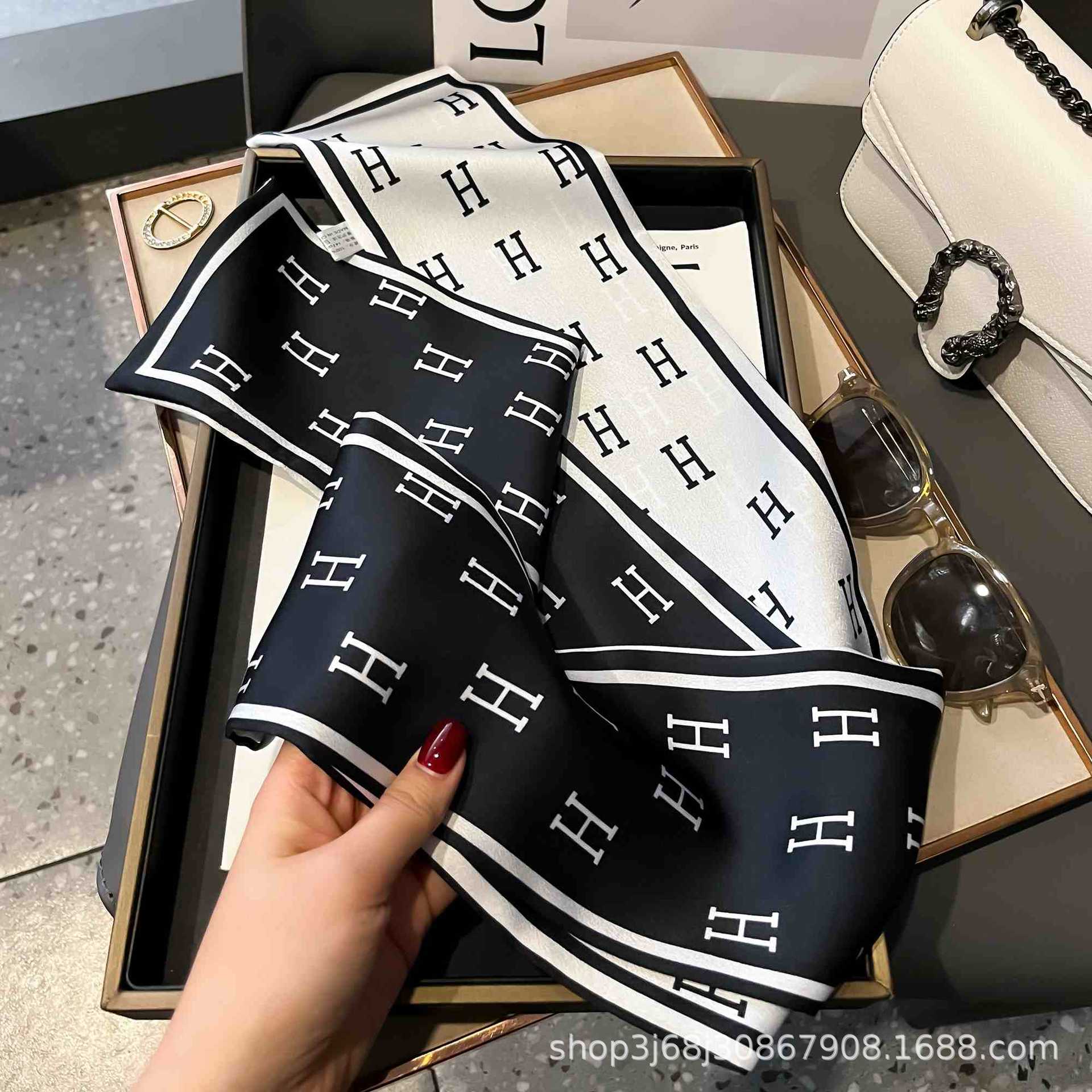 Nuevo bufandas de seda de impresión delgada y larga para mujeres nuevas bandas de moda de decoración profesional bufandas