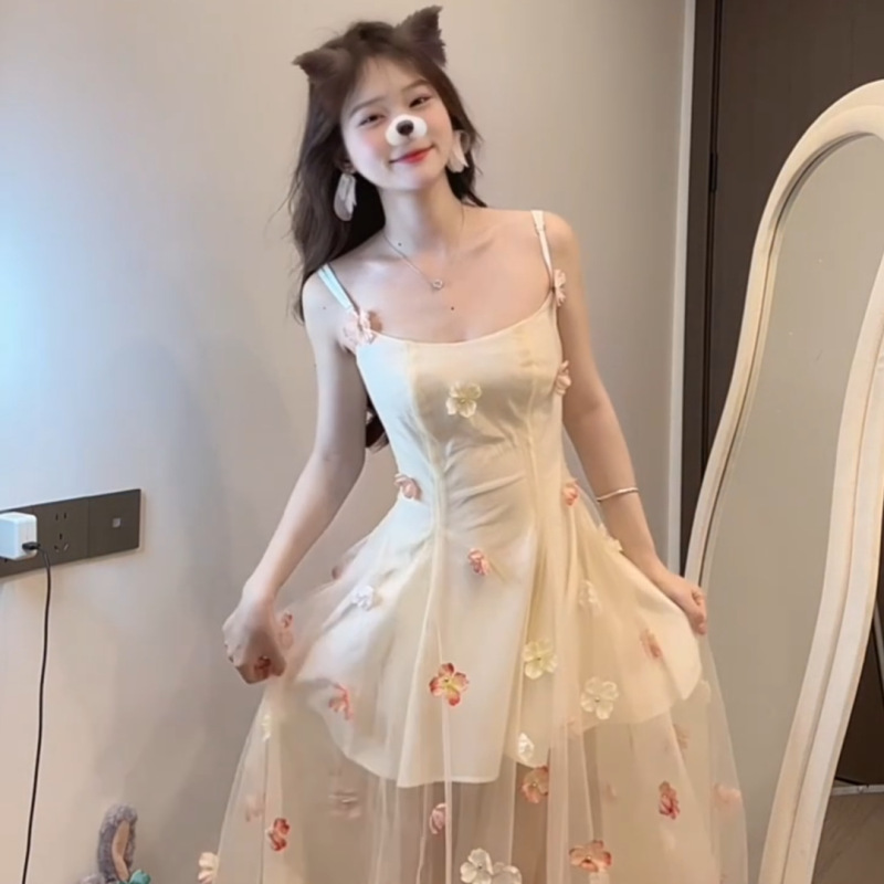 フレンチロマンチックなリゾートスタイルの立体フラワーサスペンダードレスレディースサマーニッチ美しいチュールロングスカート花柄スカートトレンディ|undefined