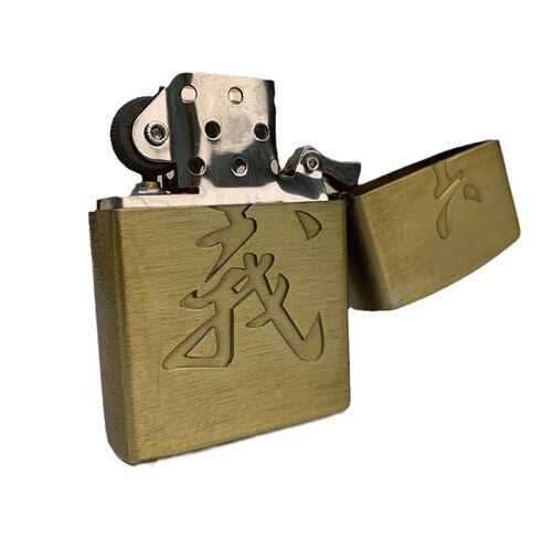 Bronze kerosene lighter Yu Yun Chang Guan Gong relief metal carving craft retro style lighter wholesale