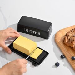 跨境带盒带刀塑料黄油盒 家用厨房黄油碟食品级PP冰箱黄油储藏盒