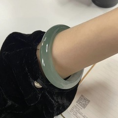 ミャンマーの翡翠玉のブレスレット油の青い翡翠のブレスレットの女性の氷種の翡翠色の玉のブレスレットの正輪の玉は人に贈り物を送ります。