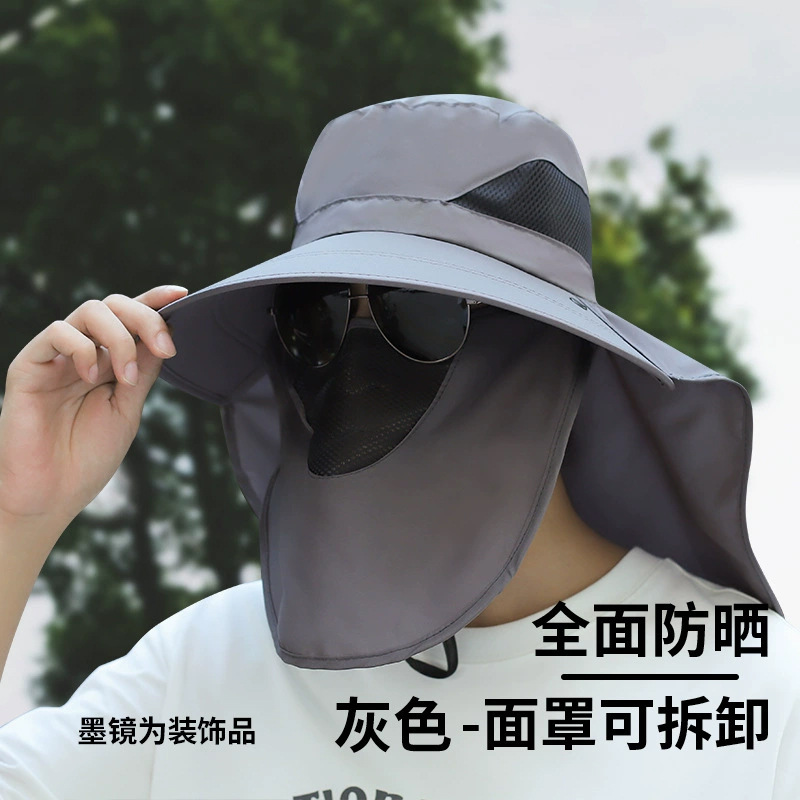 屋外の顔を隠して首を保護します。男性は夏に大きなつばを取り外して紫外線を防ぎます。|undefined