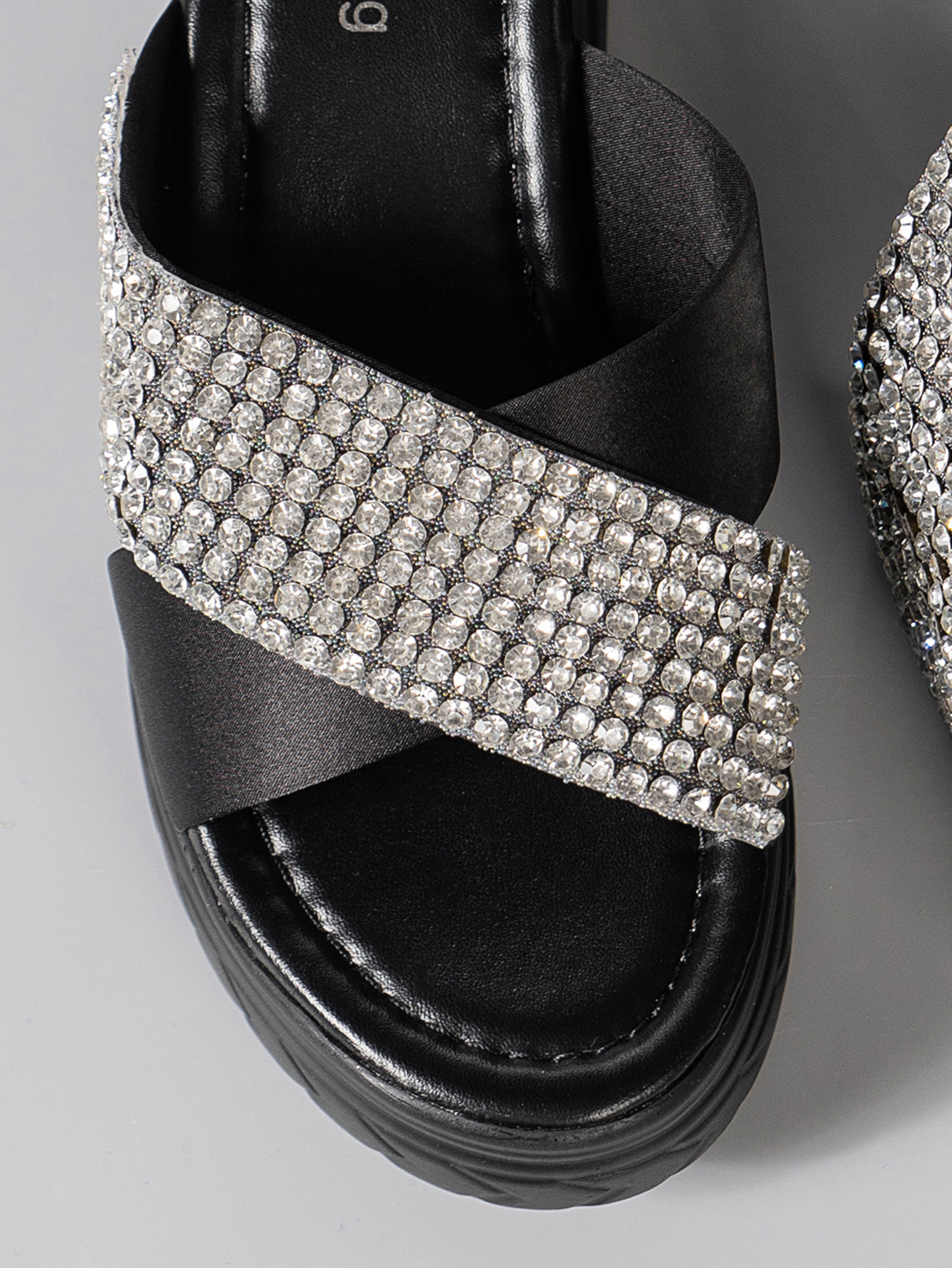 Women's Casual Solid Color Rhinestone Open Toe Wedge Slippers display picture 8