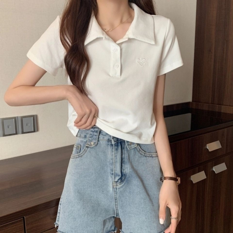夏の新しいスタイルのファッショナブルなデザインニッチスリムポロカラー半袖Tシャツ女性用シックな香港スタイルのショートトップトレンディ|undefined