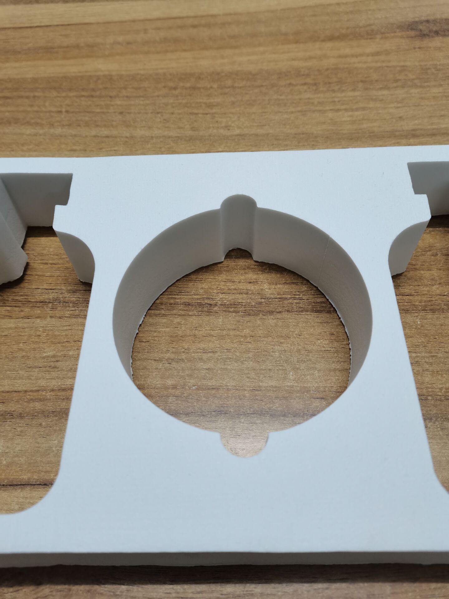 厂家供应白色黑色高发泡材料泡沫/包装快递运输高发泡包装