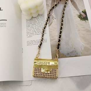 ���L����С���L�������С�����yɫ��ɫ朗l�μ�б��Ů2025�¿�