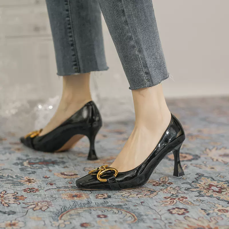 漆皮马衔扣时装单鞋春季法式淑女风细跟方头浅口高跟鞋女2026新款