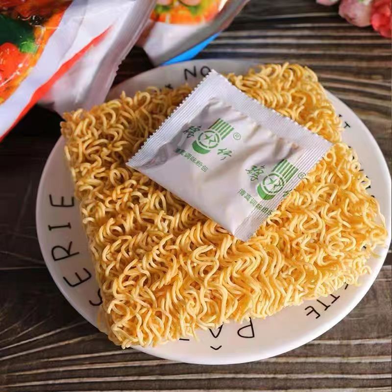 Dayu Bamboo Instant Noodles Whole Box Bags Spicy Beef Noodles Crispy Noodles Dry Eating Noodles Instant Nostalgic Snacks