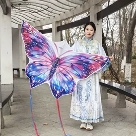 风筝;连体雨衣/披;渔线轮