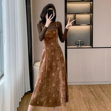 2025秋冬新款法式气质复古丝绒连衣裙内搭吊带裙+毛衣时尚两件套