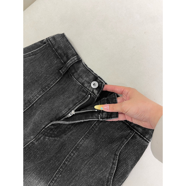 Spring loose straight jeans