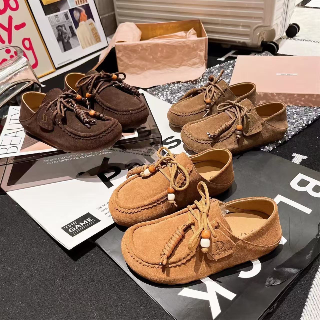 Zapatos retro retro de piel de veludo Bocken para mujeres 2025 otoño nuevo red red correa un pie de zapatos de calzado hombre pie dos zapatos
