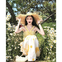 韩版温柔风挂脖套装裙休闲气质挂脖上衣+设计感印花半身裙两件套