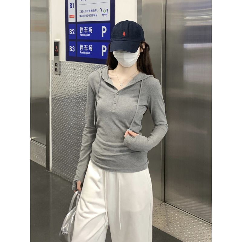 格雷系灰色连帽正肩T恤女2025秋季纽扣设计感长袖半开V领打底上衣|undefined
