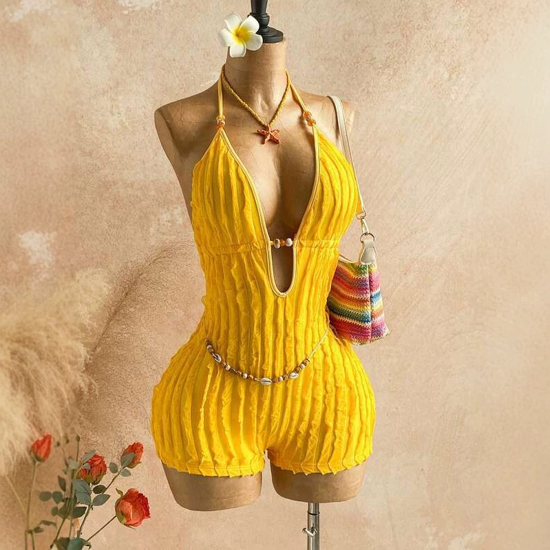European and American style pleated textured one-piece swimsuit, halter neck, hollowed-out deep V, beach vacation slimming one-piece swimsuit
