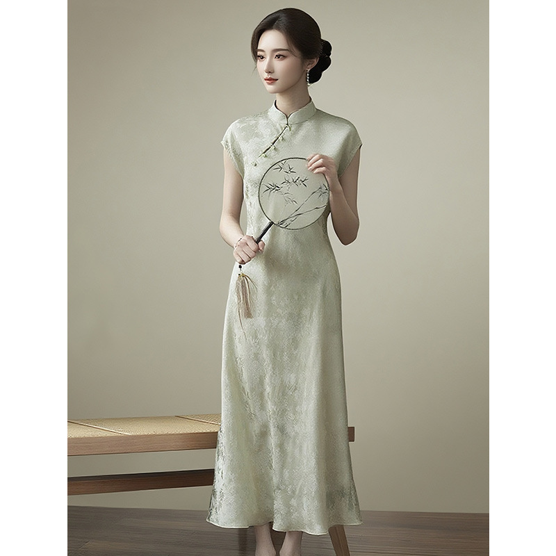 High-End and Elegant 100% Pure Silk Mulberry Silk Floral Cheongsam for Young Women 2026 Vintage Chinese Style Floral Dress