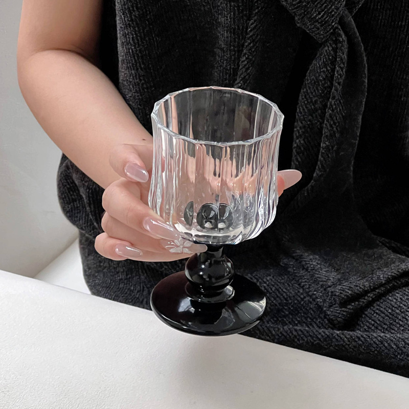 주름진 중세 와인잔 - 블랙