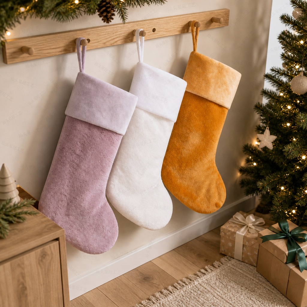 Navidad transfronteriza de peluche calcetines navideños creativos decoraciones navideñas bolsas de regalo bolsas de dulces colgantes de árbol de Navidad