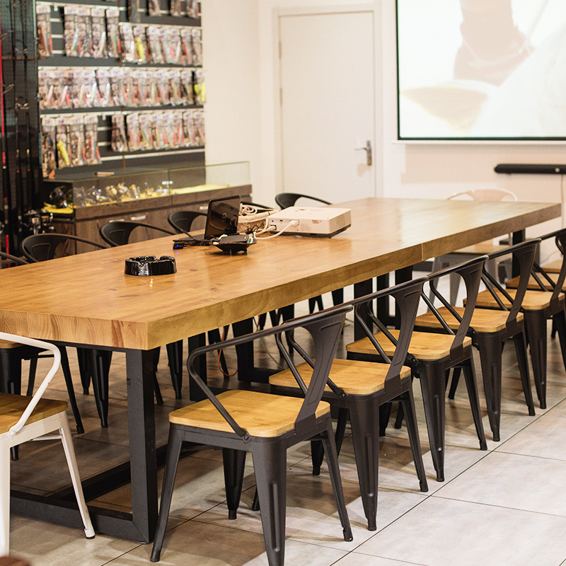 Mesa larga de madera maciza, mesa de oficina moderna y simple, mesa de mesa y silla, mesa de mesa de oficina de viento industrial y silla de negociación