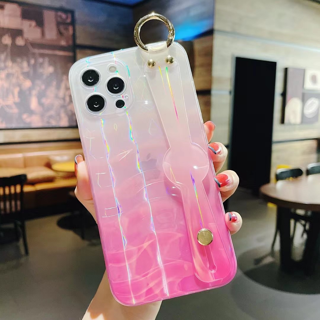 ピンクのハンドバンド