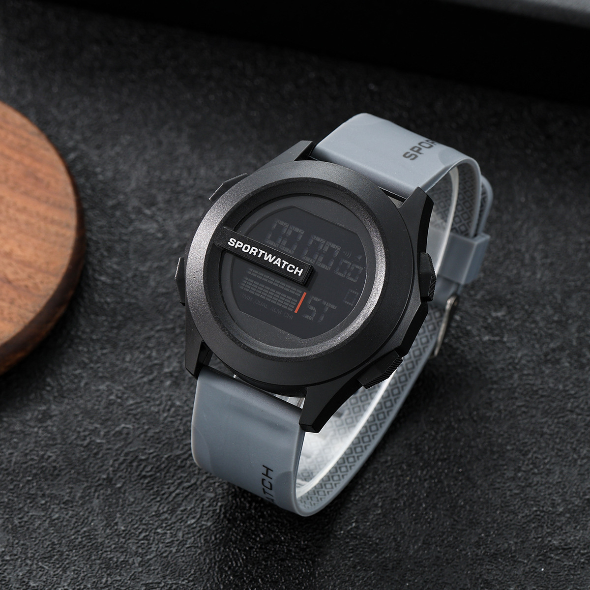 2024 venta caliente transfronteriza estilo británico esfera grande para hombres deportes moda reloj electrónico al aire libre aventura decoración reloj ins