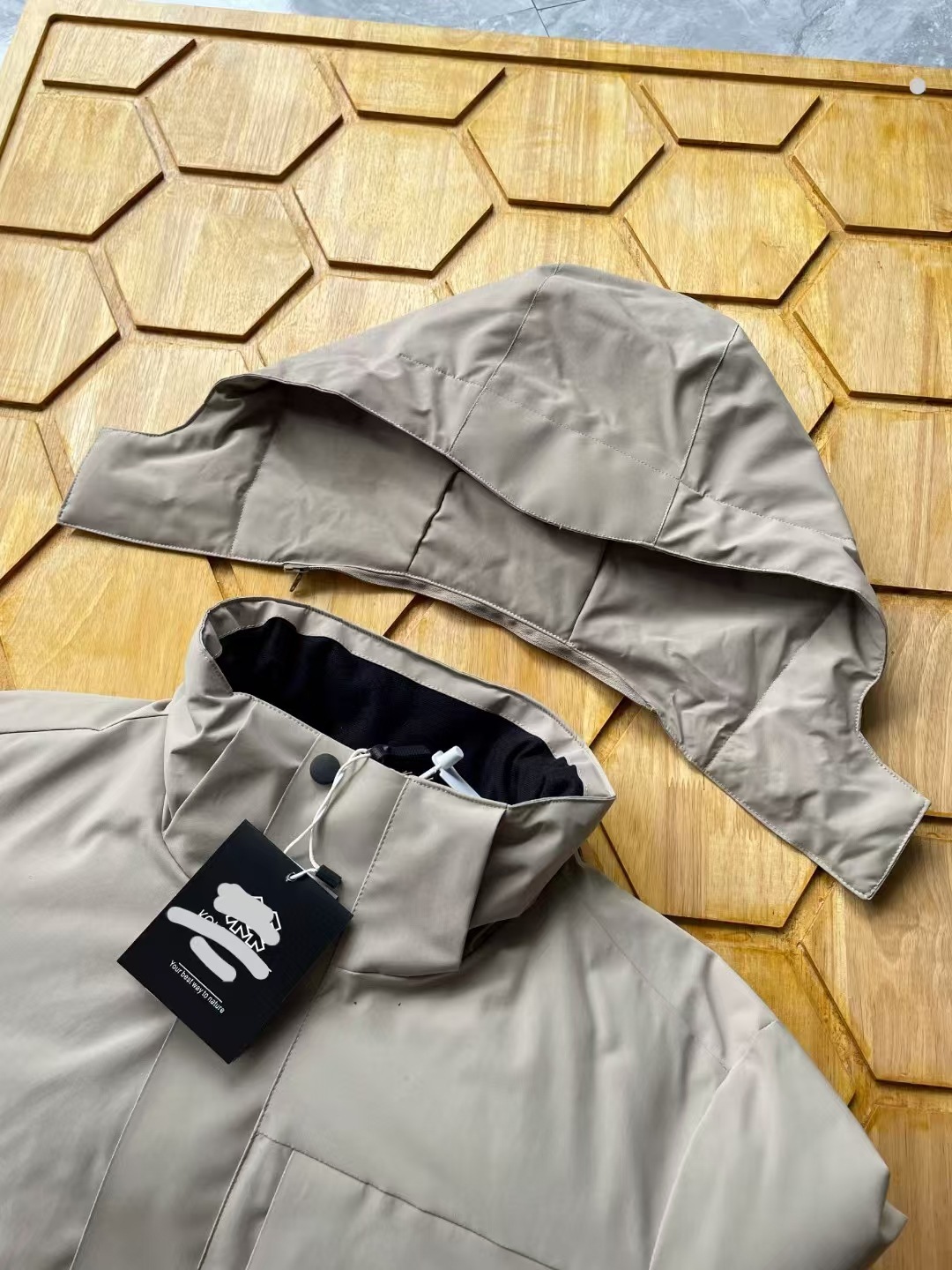 Winter travel windproof waterproof warm comfortable down jacket