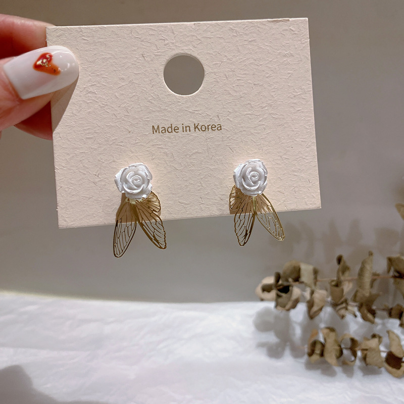 Simple Butterfly Flower Earrings Fashion White Rose Alloy Stud Earrings display picture 1