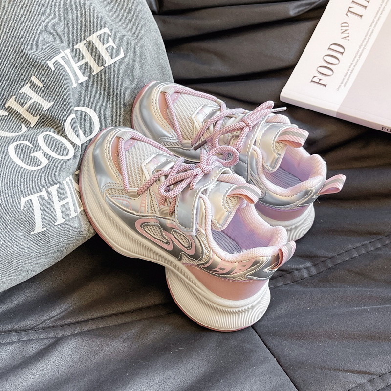 Children's fashionable breathable sneakers