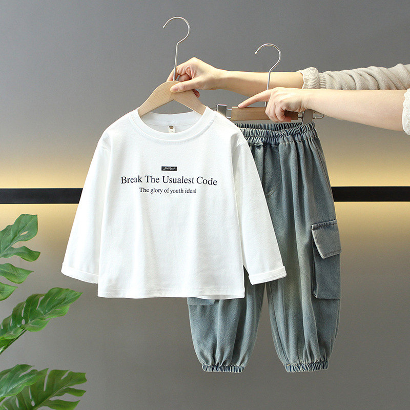 7681 traje de chaleco de mezclilla de primavera para niños 2025 nuevo traje de tres piezas para niños guapo y de moda de primavera y otoño