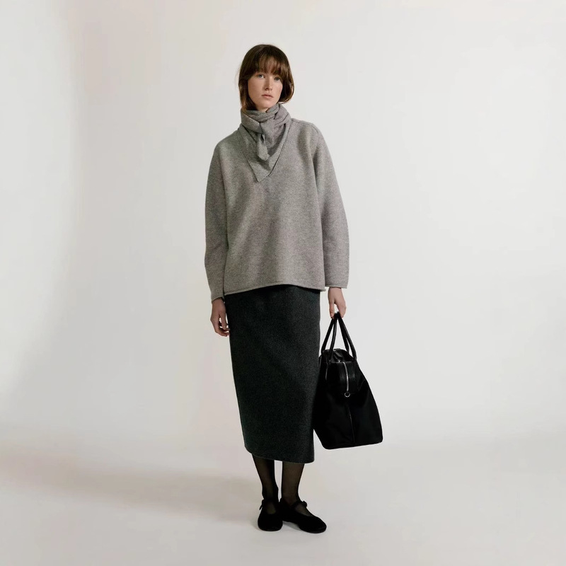 Now NG South Korea Dongdaemun designer No **ing Wri** en Cerin hemmed deep v sweater Now NG South Korea Dongdaemun designer No **ing Wri** en Cerin hemmed deep v sweater