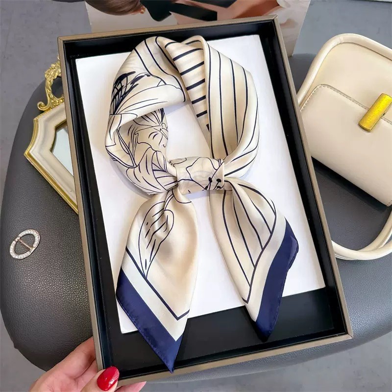 丝巾女2026新款春夏季系脖高级感小方巾搭配衬衫时尚百搭领巾围巾