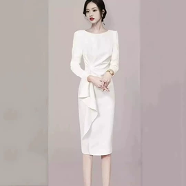 连衣裙;女式衬衫;女式T恤