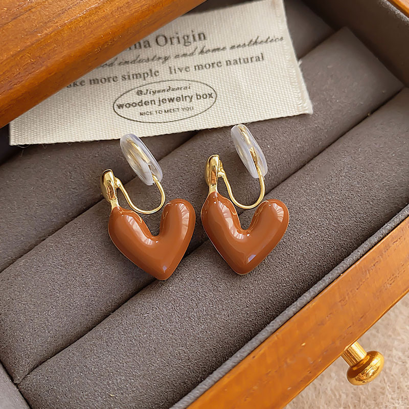 Brown love ear clip
