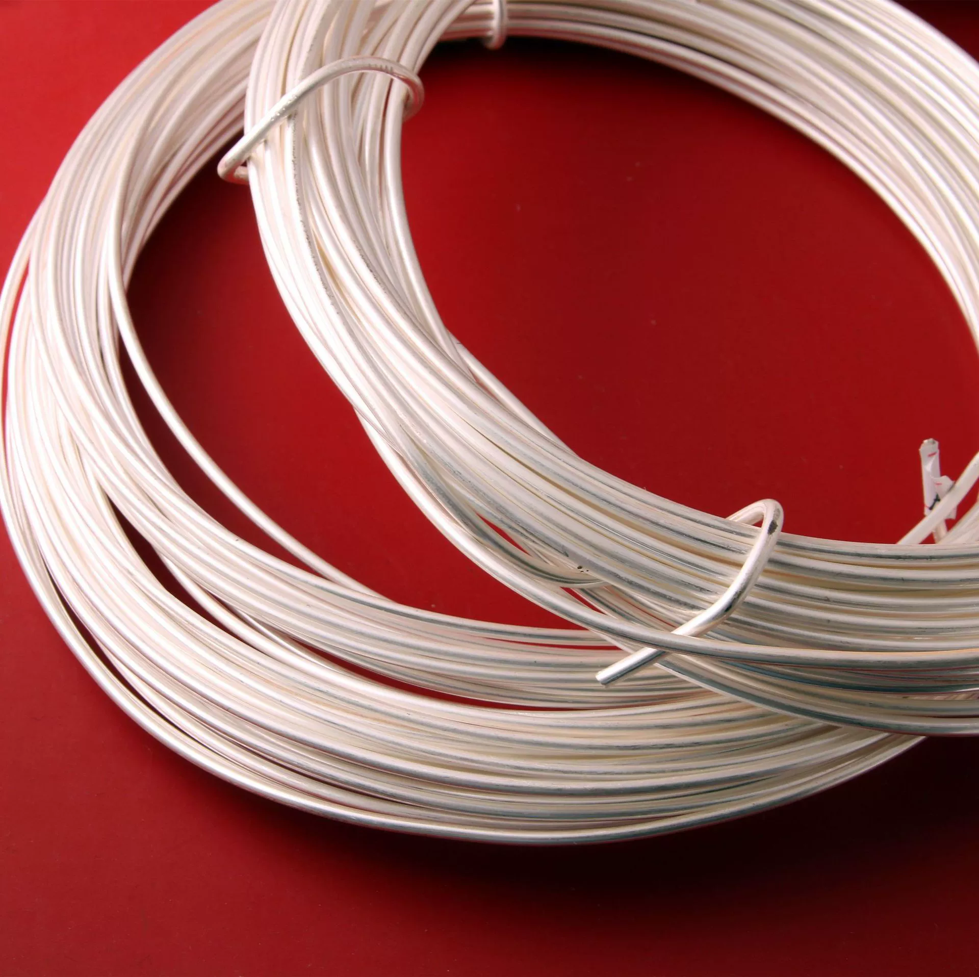 Серебро с круглой ножкой 999 Серебряный Материал производители серебряной проволоки оптом из стерлингового серебра с несколькими спецификациями полуфабрикаты из серебряной проволоки ювелирные изделия ручной работы DIY