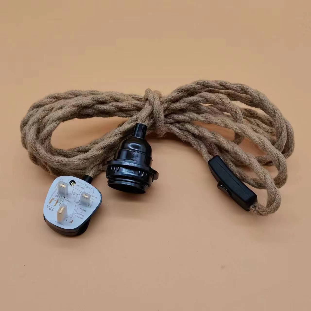 Transfronterizo al por mayor de la vendimia cuerda de cáñamo torcedura lámpara cabeza línea sola cabeza 3 cabeza serie una arrastre tres lámpara cadena E26 E27 lámpara de tornillo