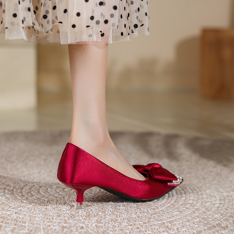 Giày cao gót nữ mũi nhọn gót 3–6 cm chất liệu lụa, giày cưới cho cô dâu — Màu mơ, Màu Đỏ anh đào