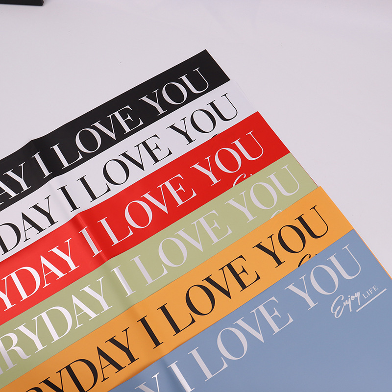 El nuevo papel de embalaje en inglés de Li Zhiran Jane Eyre abraza el papel de embalaje de flores para el día de San Valentín