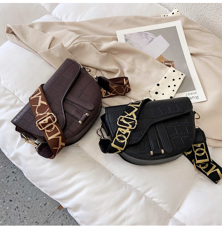 Street 2024 New Crocodile Saddle Shell One Shoulder Oblique Straddle Small Women's Bag Irregular_voghion.com