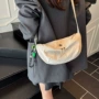 少女运动百搭休闲饺子包