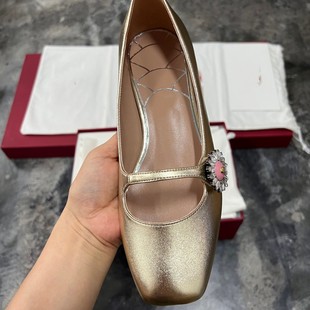 �������Ь��ʯ��һ�֎���Ƥƽ��ЬŮ���m�ٴ��ˮ�