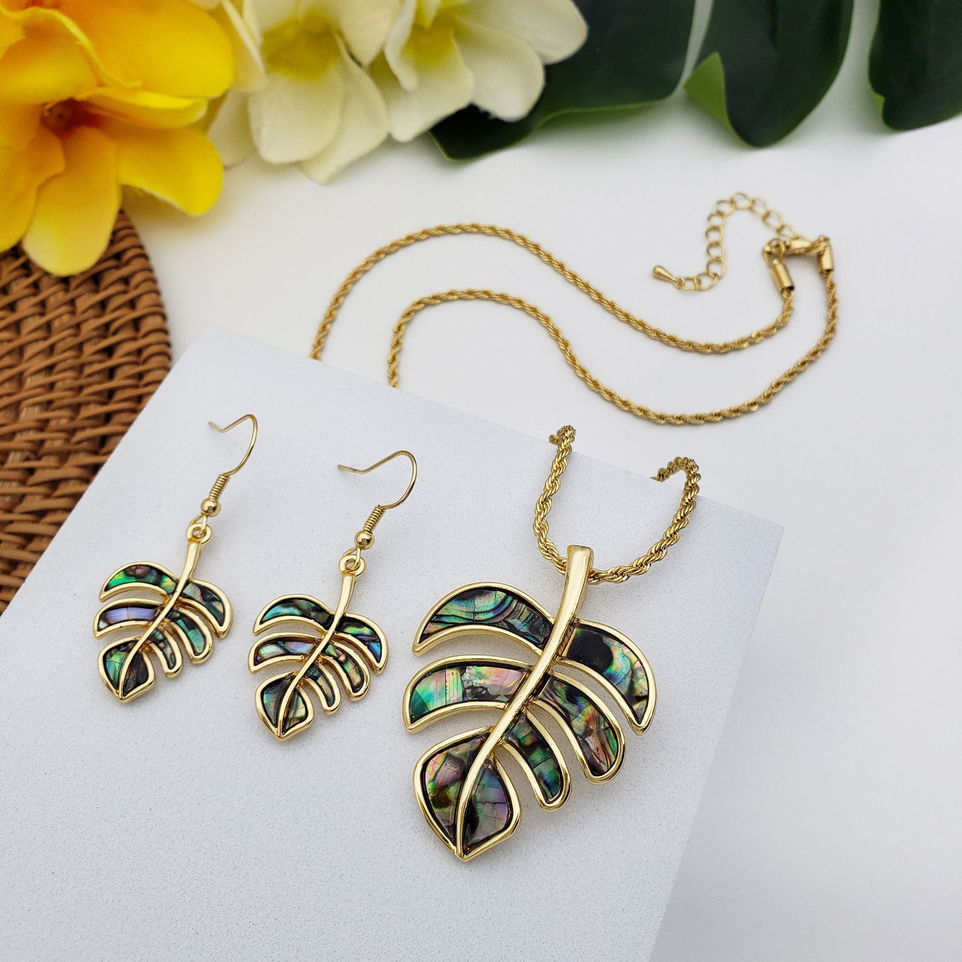 Copper Casual Vacation Plating Leaf Earrings Necklace display picture 7