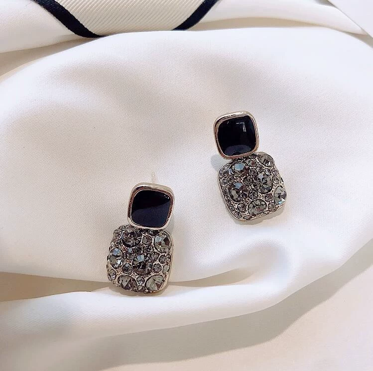 Demi-season earrings