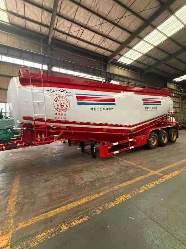 Factory Direct Supply of Bulk Cement Transport Tank Truck 45 Cubic Tank Semi-Trailer Powder Particle Transport Tank Can Be Cross-Border
