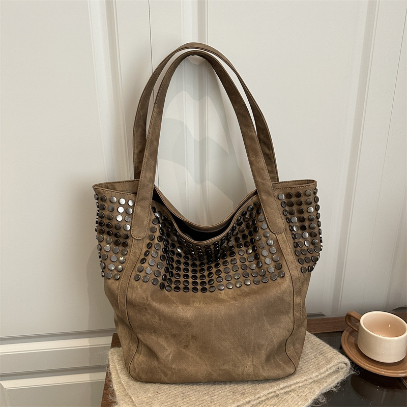 Western Style Bag for Women 2025 New Trendy Korean Style Fashionable Large Capacity Rivet Versatile Satchel Shoulder Bucket Bag Western Style Bag for Women 2025 New Trendy Korean Style Fashionable Large Capacity Rivet Versatile Satchel Shoulder Bucket Bag