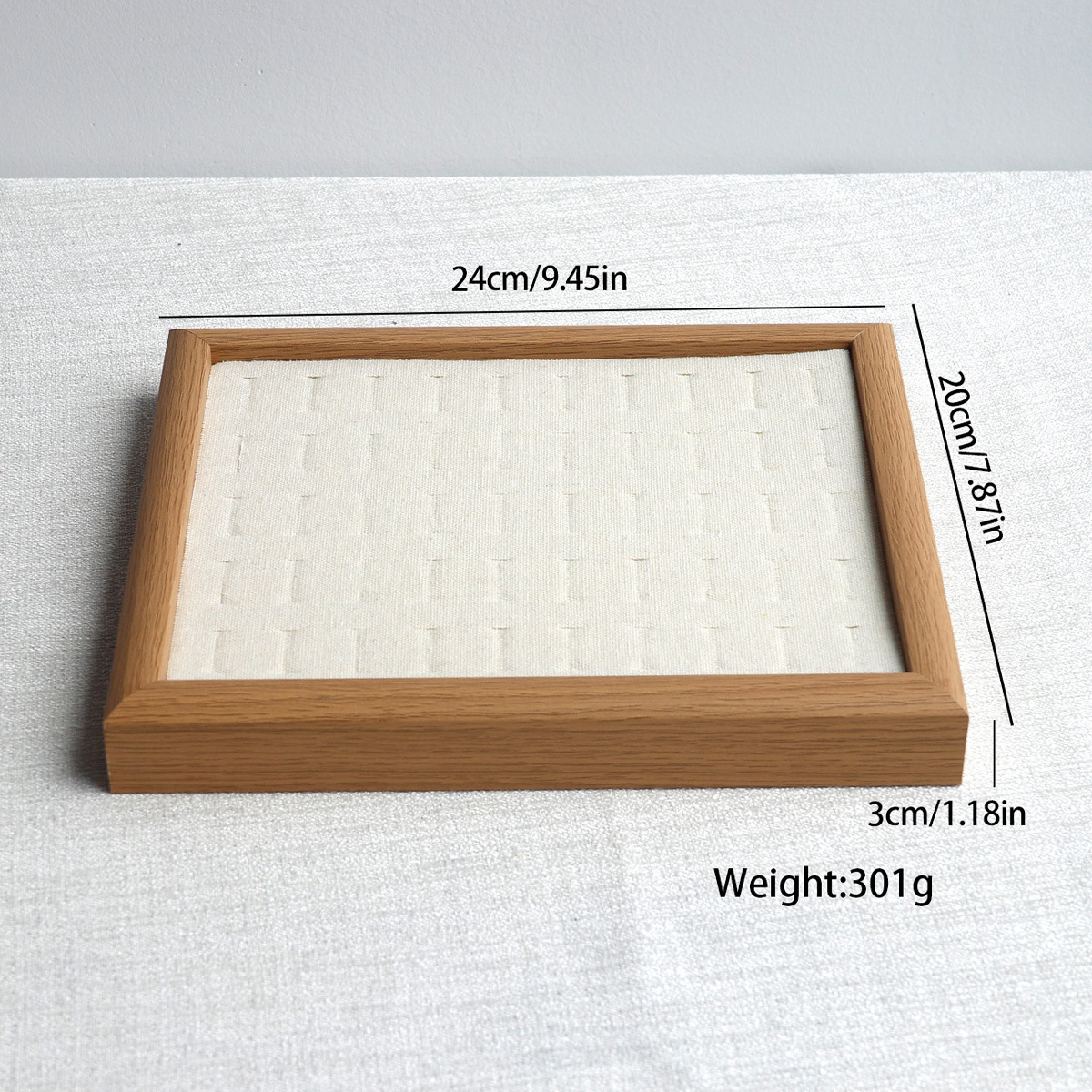 �߼��к���ľ����ָչʾ�̶������ɼܹ�̨�����鱦���γ��м���