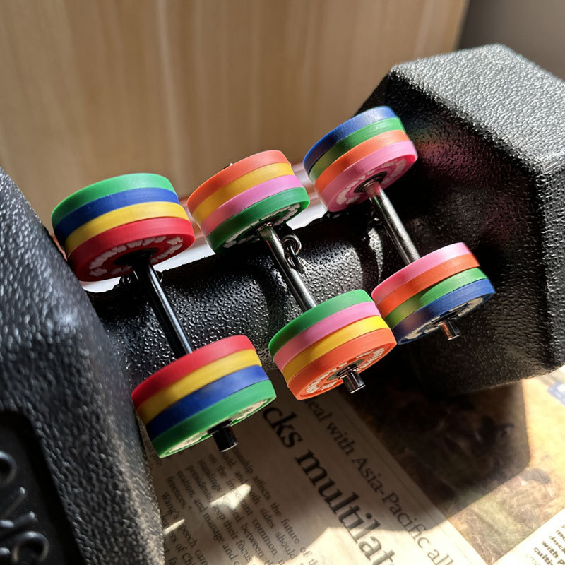 フィットネスアクセサリー カラフルダンベルキーホルダー 精巧でクリエイティブなフィットネス器具 バックパックアクセサリー 美しいキーチェーン|undefined